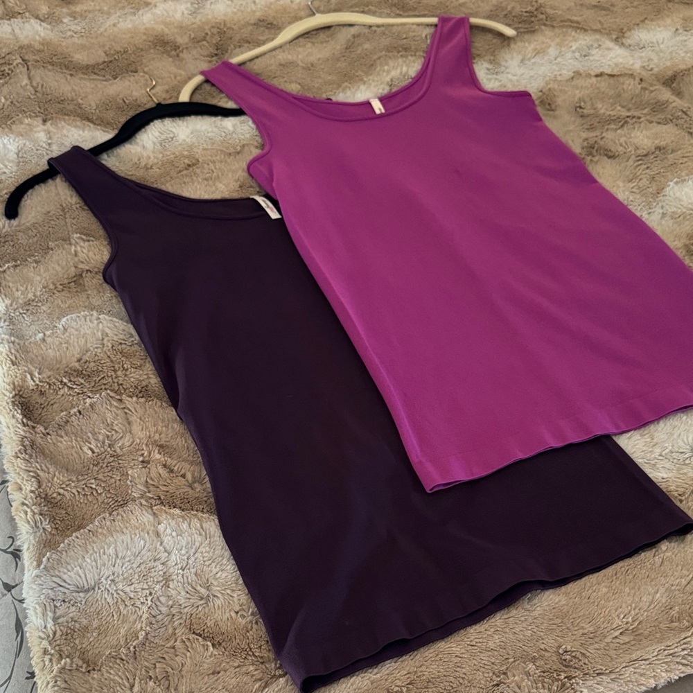 💜🖤 Skinnytees Scoop Neck Tank Tops – Set of 2 (Purple & Dark Plum) One Size